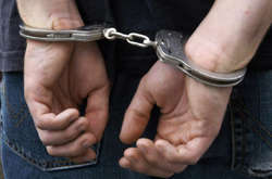 На Троєщині молодик увірвався до квартири і викрав велосипед