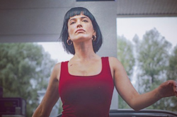 Шалунья Астафьева поделилась откровенными фото со съемок фильма «Свингеры 2»