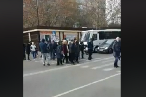 Мешканці Крижанівки перекрили дорогу на знак протесту
