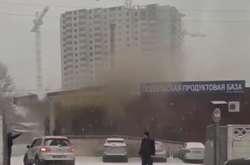 Пожежа виникла у приміщенні продуктової бази