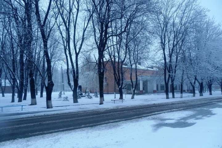 На Одещині випав перший сніг. На дорогах ожеледиця