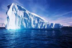 Сорок лет движения айсбергов Антарктиды уместили в 50-секундное видео