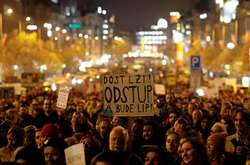 Тисячі людей у Празі вимагають відставки прем'єра після «кримського скандалу» 