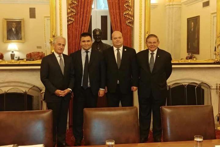 Глава МЗС та посол України у США зустрілися з американськими сенаторами