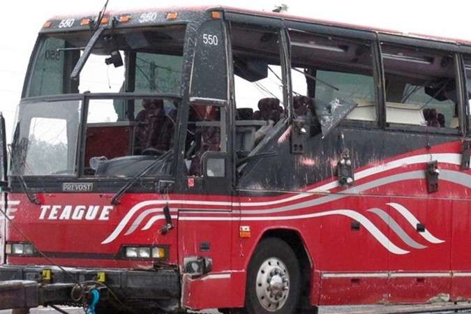 У США перекинувся туристичний автобус: є загиблі та десятки постраждалих