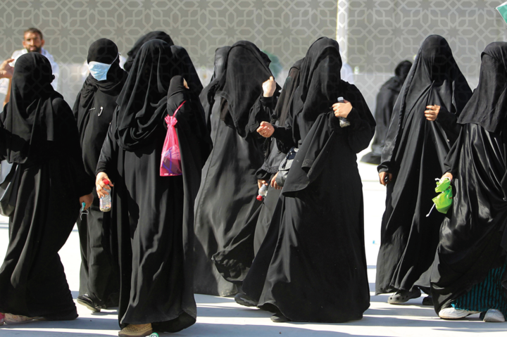 У Саудівській Аравії жінки протестують проти обмежень щодо вибору одягу