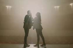 Влад Топалов снял в новом клипе беременную Тодоренко, Сергея Лазарева и своего отца