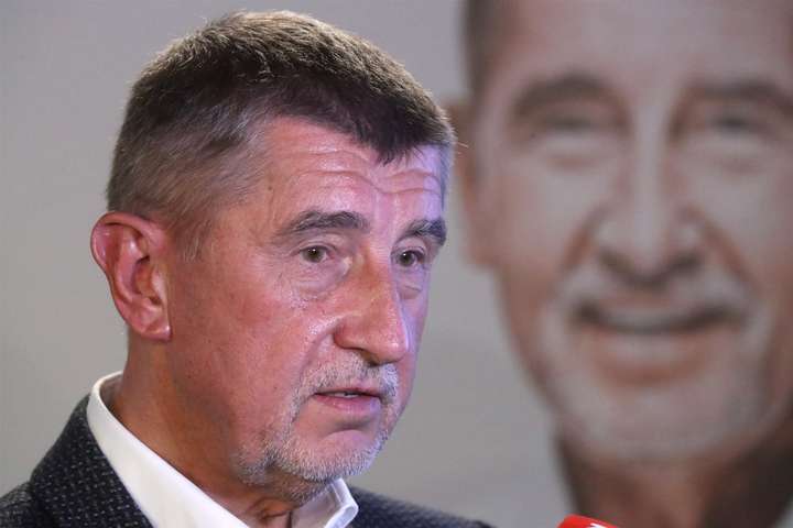 Чеський прем’єр відмовився від добровільної відставки