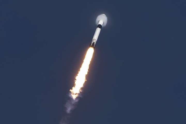 SpaceX повторила прошлогодний рекорд по запускам ракет