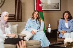 Королева Йорданії з’явилась у костюмі українського бренду