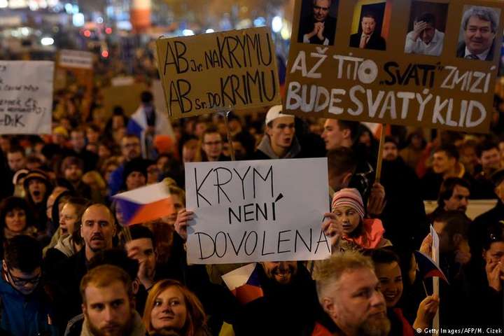 В Праге прошла акция протеста против подозреваемого в коррупции премьер-министра