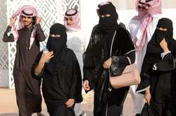 В Саудовской Аравии женщины протестуют против ограничений в выборе одежды