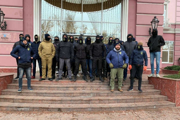 Одеські націоналісти зірвали захід партії Мураєва 