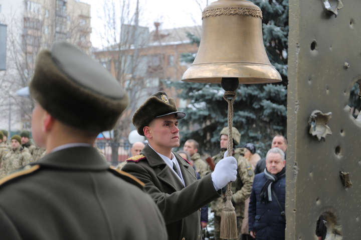 Сьогодні Дзвін пам’яті біля Міноборони України пролунав вісім разів