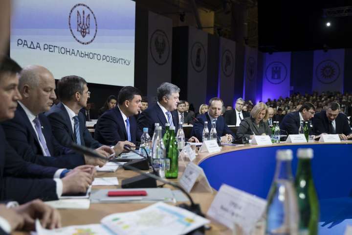 Порошенко назвав умову для економічного зростання в Україні 