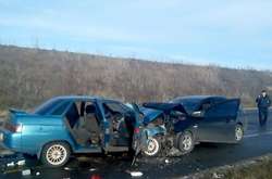 Лобове зіткнення легковиків на Полтавщині: одна людина загинула