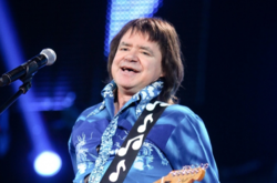 Помер виконавець хіта «Плаче дівчина в автоматі»