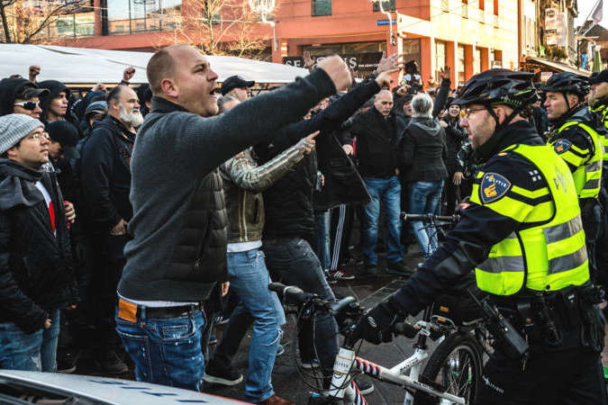 У Нідерландах затримали учасників акції проти помічника Святого Миколая