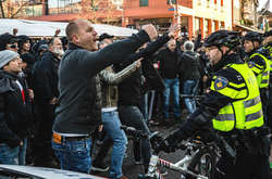 У Нідерландах затримали учасників акції проти помічника Святого Миколая