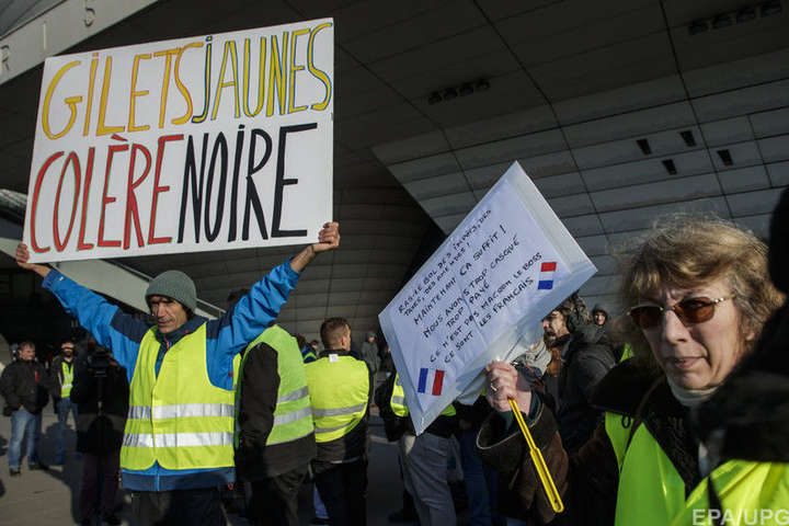 Протест «жовтих жилетів»: уряд Франції відмовився йти на поступки демонстрантам