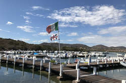 Двоє мігрантів потонули та восьмеро зникли безвісти, намагаючись вплав дістатися Сардинії