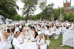 В Сиднее состоялась традиционная секретная вечеринка людей в белом