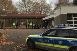 В Німеччині озброєний чоловік захопив заручників на АЗС