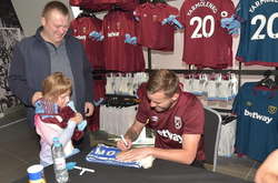 Ярмоленко провів зустріч з фанами «Вест Гема» (фото)