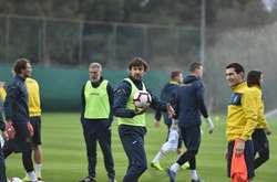 Кадрові проблеми та знайоме поле для тренування: останні новини з табору національної команди