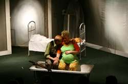 Основою вистави «Звідки беруться діти?» стали історії материнства восьми жінок