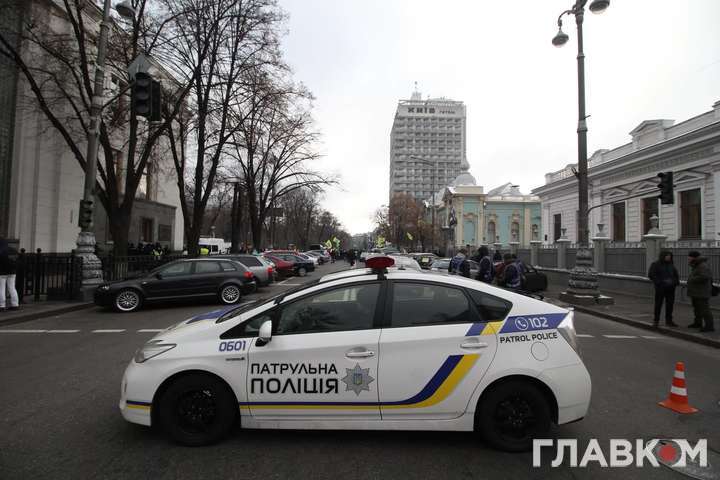 Через мітинг «євробляхерів» у Києві збилися з графіка три автобусні маршрути