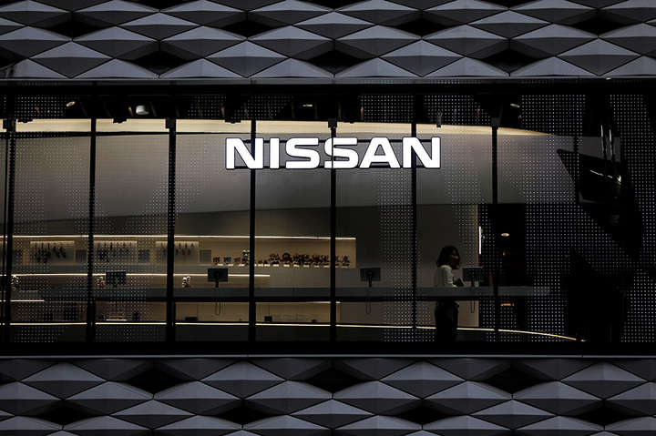 Акции Nissan подешевели до минимума за 2,5 года после ареста главы компании