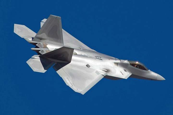 У США з’ясували причини інциденту із винищувачем F-22