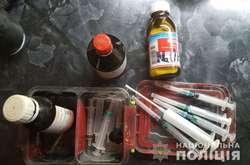 У Дніпрі поліцейські затримали групу наркозбувачів