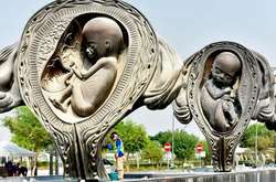 Провокационная инсталляция Дэмьена Херста возмутила правительство Катара