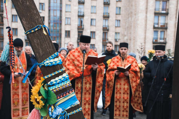 Як у Києві вшанували пам'ять Героїв Небесної сотні (фото, відео)