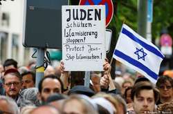  &laquo;Защитить евреев, остановить исламизацию&raquo; призывали участники акции против антисемитизма в Берлине (Фото из архива) 
