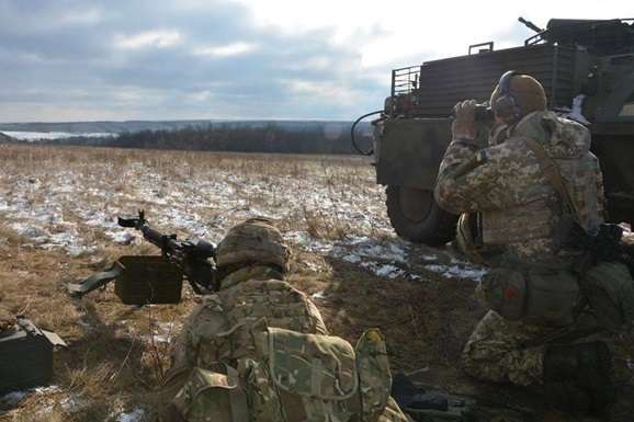 Російські бойовики обстріляли українських бійців біля Славного та Новозванівки