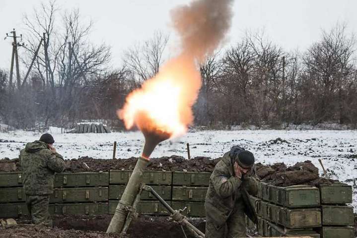 Бойовики на Донбасі гатили із забороненої зброї: один військовий поранений