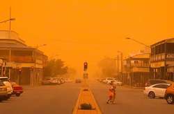 Небо над Австралией стало оранжевым из-за мощной пылевой бури (фото)