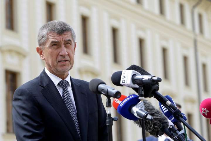 Університет Цюріха скасував візит прем'єр-міністра Чехії через скандал із сином