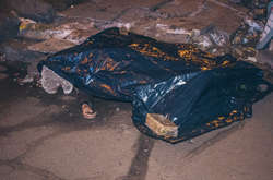 Біля станції метро «Нивки» раптово помер чоловік