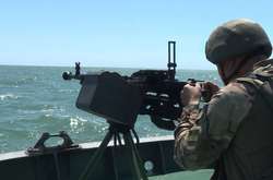 Військові навчання на Азовському морі: бійці «Ураганом» атакували «ворожий десант» (відео)