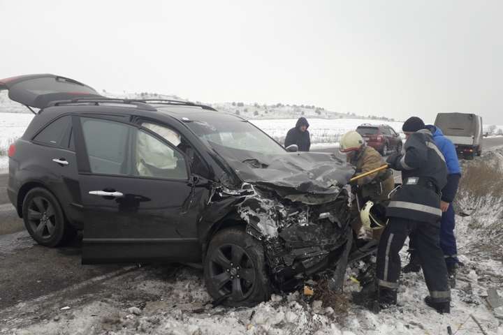 На Черкащині в ДТП загинули водій та пасажир BMW
