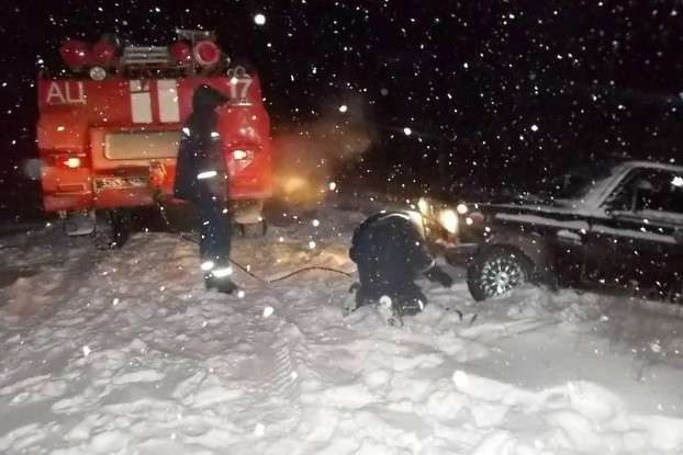 Синоптики попередили про сильні снігопади в Україні