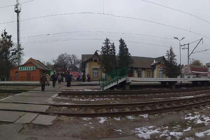 На Київщині потяг збив на смерть жінку