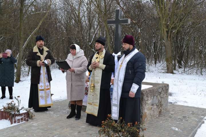 Загиблих українців в часи Голодомору-геноциду вшанували на Липовеччині