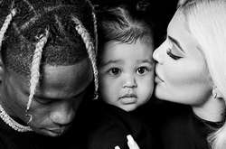 Кайли Дженнер показала семейную фотосессию ко Дню благодарения