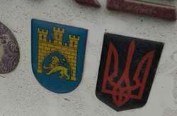 У Польщі відкрили справу проти українця через тризуб на автомобілі