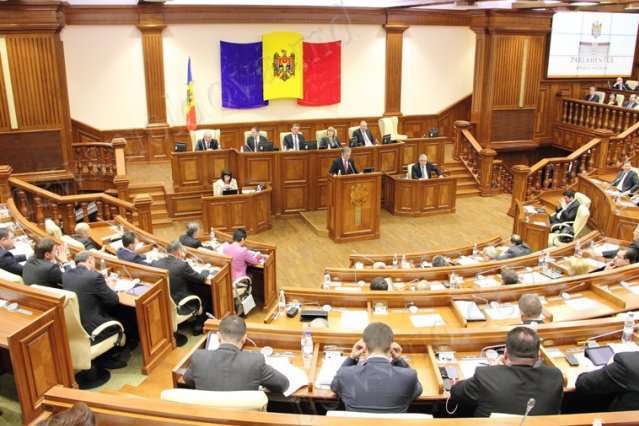 Парламентарі Молдови скасували «день тиші» в день виборів